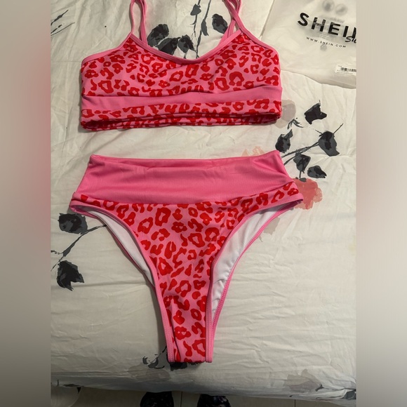 Hot pink/light swim - Picture 1 of 1